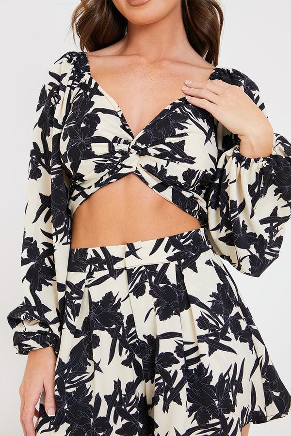 In The Style In The Style Knot Front Crop Top Beige