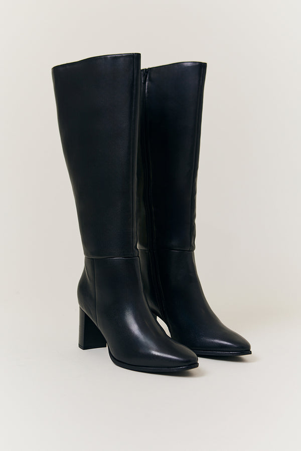 In The Style In The Style Kylie Heeled High Leg Boot Black