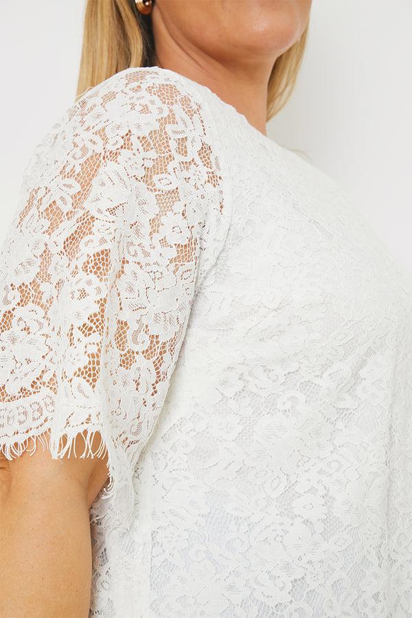 In The Style In The Style Lace Scallop Hem Top White