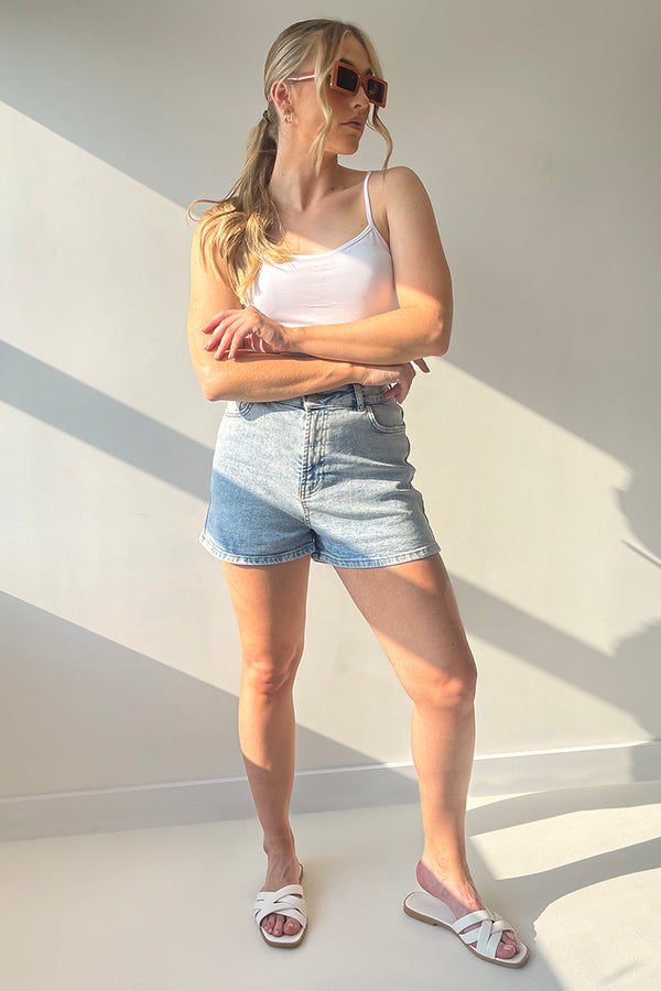 In The Style In The Style Light Wash Denim High Waist Shorts Blue
