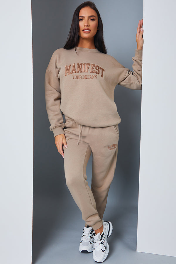 In The Style In The Style Manifest Your Dreams' Slogan Sweater Beige