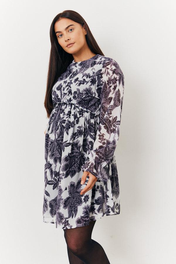 In The Style In The Style Maternity Crew Neck Printed Smock Dress Monochrome