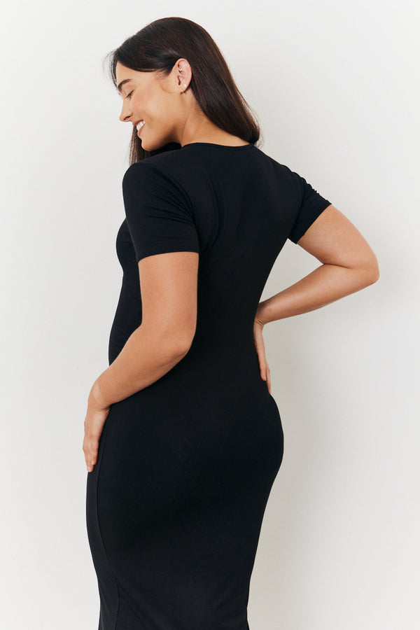 In The Style In The Style Maternity Short Sleeve Midi Wrap Dress Black