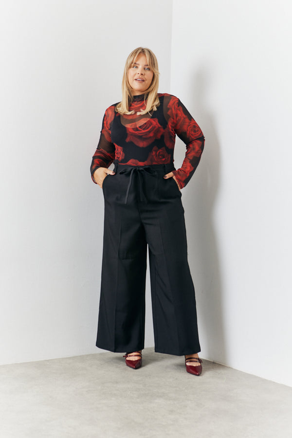 In The Style In The Style Mesh All Over Rose Print Long Sleeve Top Print