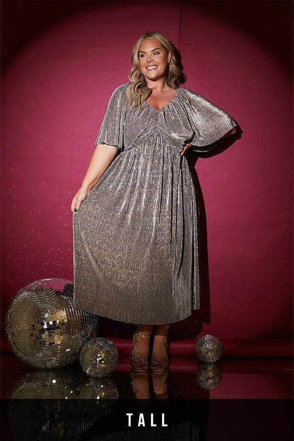 In The Style In The Style Metallic Plisse Flutter Sleeve Midi Dress Gold