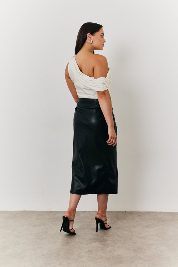 In The Style In The Style One Shoulder Draped Satin Top Cream