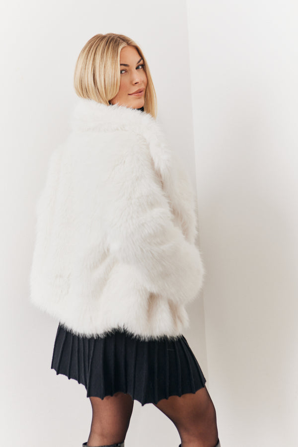 In The Style In The Style Oversized Collared Faux Fur Coat Cream