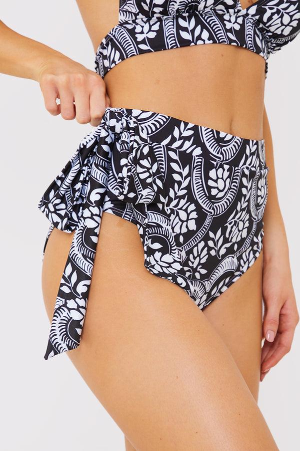 In The Style In The Style Paisley Print Tie Side Bikini Bottom Black