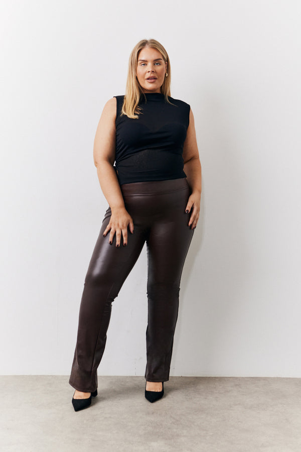 In The Style In The Style Perfect Sculpting High Waisted Leather Look Flare Chocolate