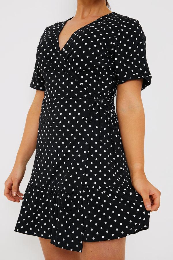 In The Style In The Style Polka Dot Print Short Sleeve Wrap Swing Dress Black