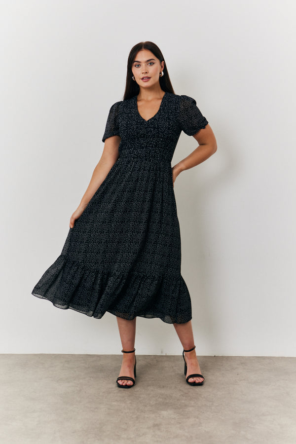 in the style In the Style Polka Dot V Neck Puff Sleeve Midaxi Dress Black