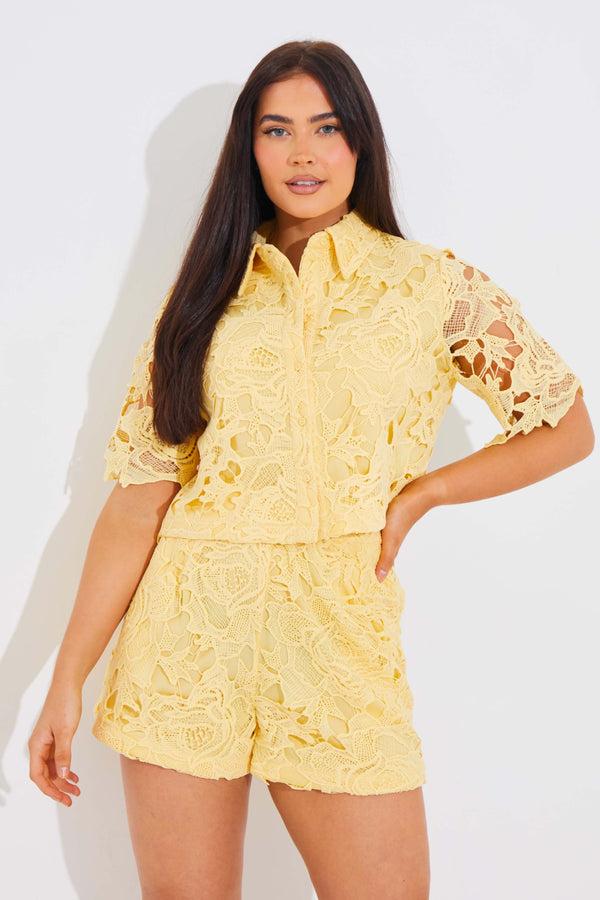 in the style In the Style Premium Lace Co-Ord Shorts Lemon