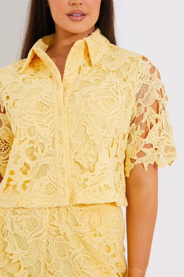 In The Style In The Style Premium Lace Cropped Co-Ord Shirt Lemon