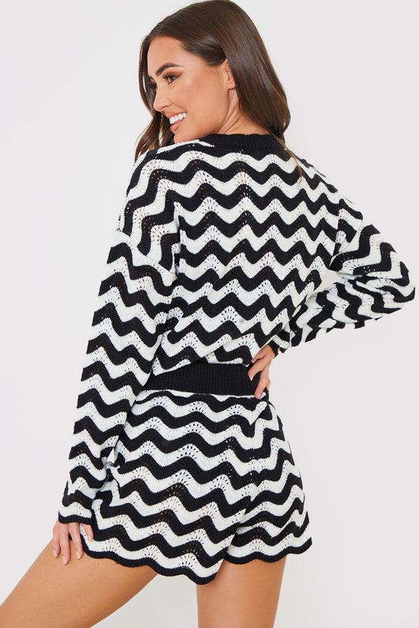 In The Style In The Style Recycled Stripe Chevron Co Ord Shorts Monochrome