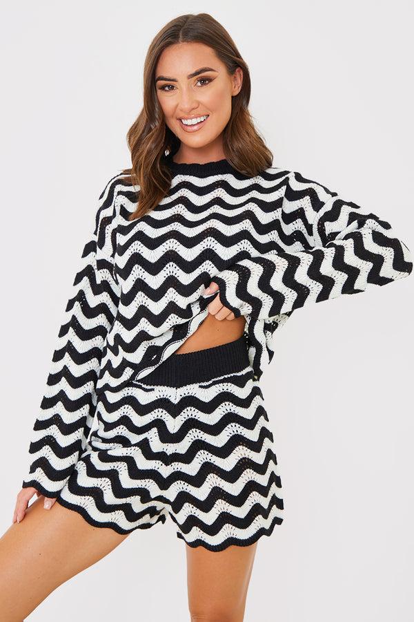 in the style In the Style Recycled Stripe Chevron Co Ord Shorts Monochrome