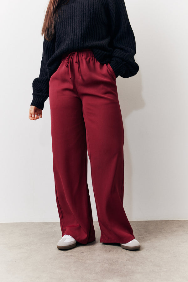 In The Style In The Style Relaxed Woven Trouser Burgundy