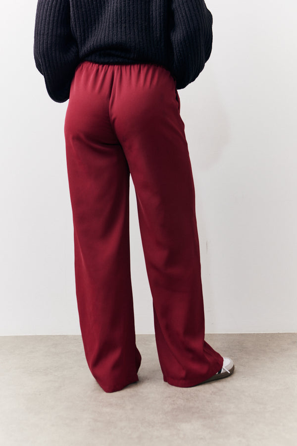 In The Style In The Style Relaxed Woven Trouser Burgundy