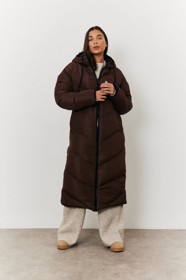 In The Style In The Style Reversible Hooded Longline Puffer Coat Chocolate