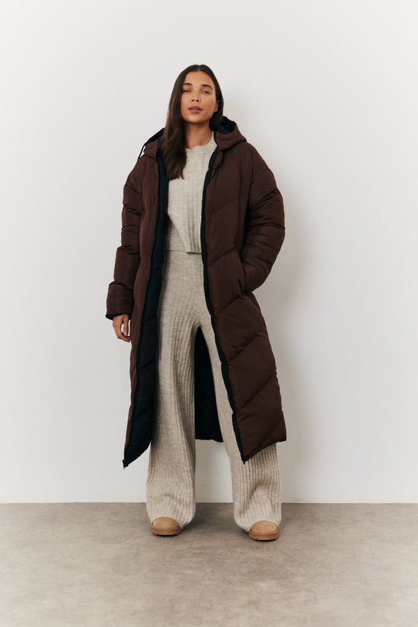 In The Style In The Style Reversible Hooded Longline Puffer Coat Chocolate