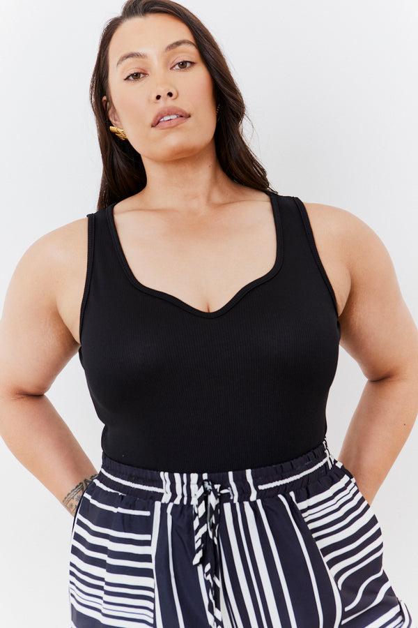 In The Style In The Style Ribbed Sweetheart Neckline Bodysuit Black