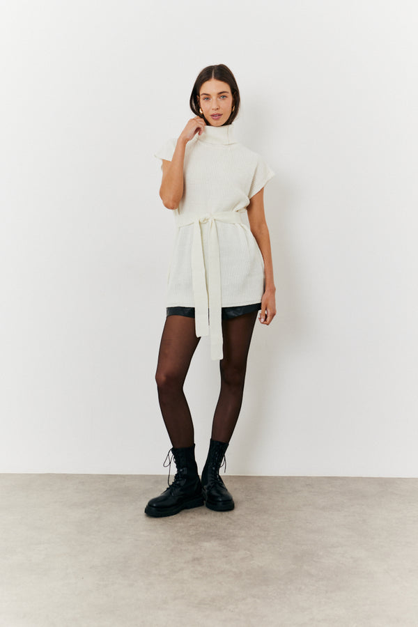 In The Style In The Style Roll Neck Belted Knit Longline Jumper Cream