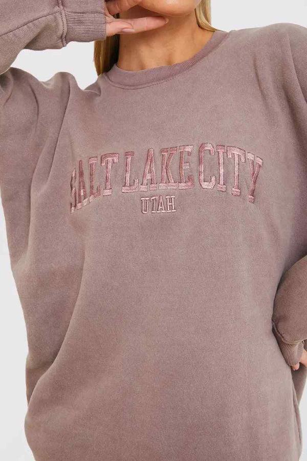 In The Style In The Style Salt Lake City' Acid Wash Slogan Sweater Mauve
