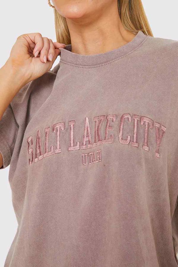in the style In the Style Salt Lake City' Acid Wash Slogan T-Shirt Mauve
