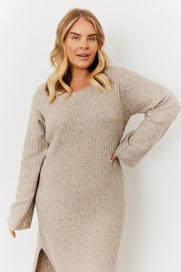 In The Style In The Style Scoop Neck Knit Midi Dress Mocha