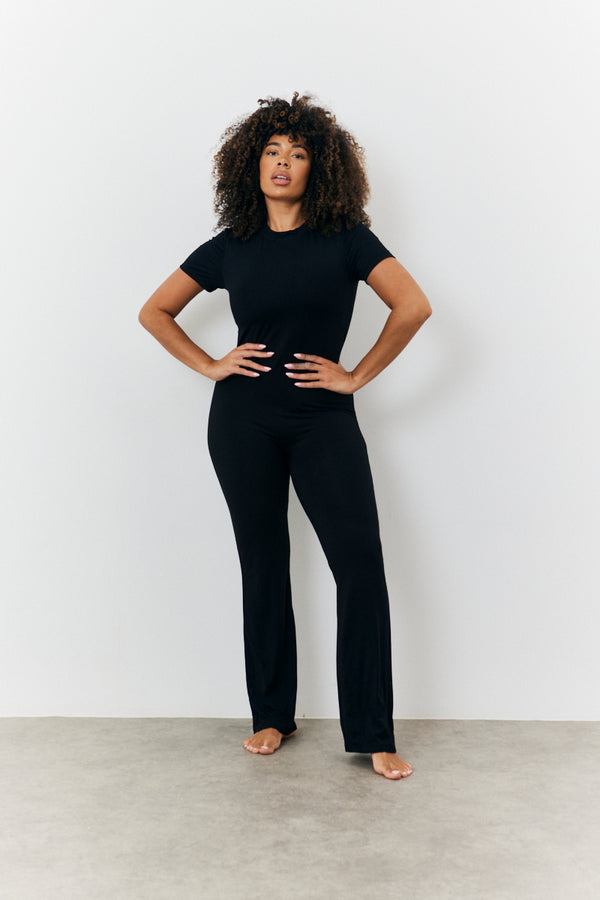 In The Style In The Style Sculpting Short Sleeve Wide Leg Jumpsuit Black