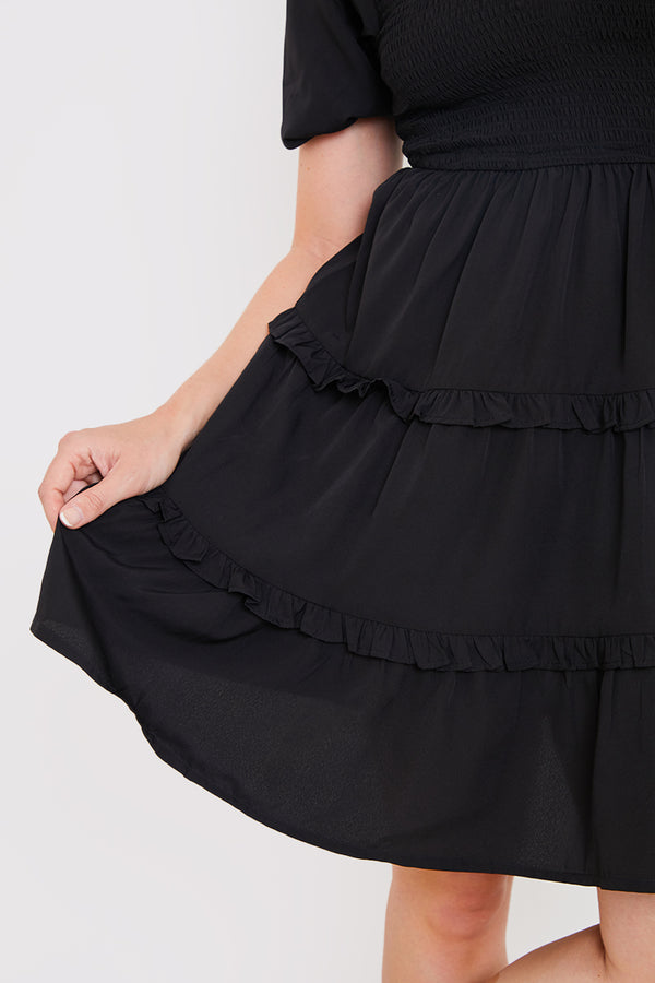 In The Style In The Style Shirred Smock Dress Black