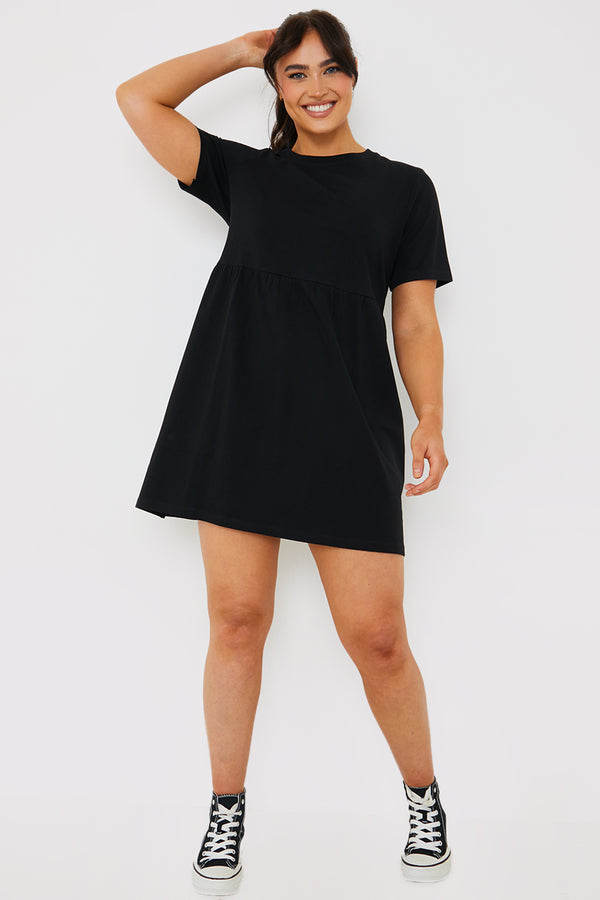 In The Style In The Style Short Sleeve Mini Smock Dress Black