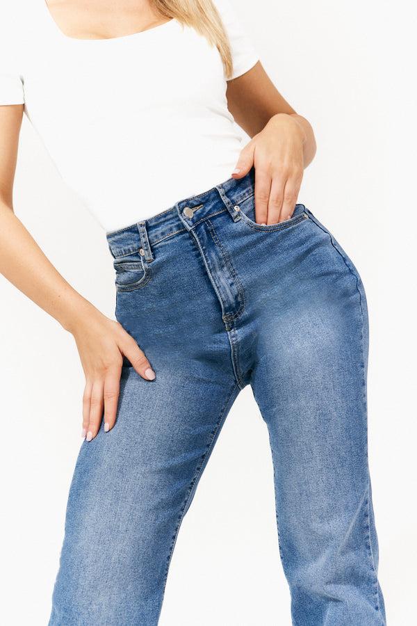 In The Style In The Style Sienna Straight Leg Jean Mid Blue