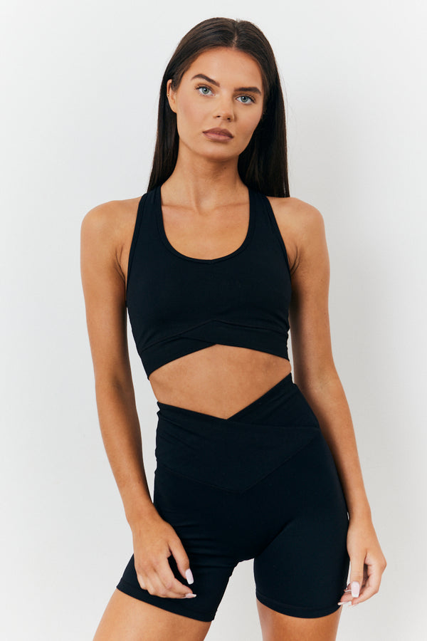 In The Style In The Style Soft Touch Cross Over Band Detail Medium Support Sports Bra Black