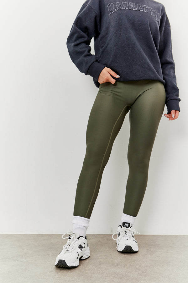 In The Style In The Style Soft Touch Seam Detail Leggings Black