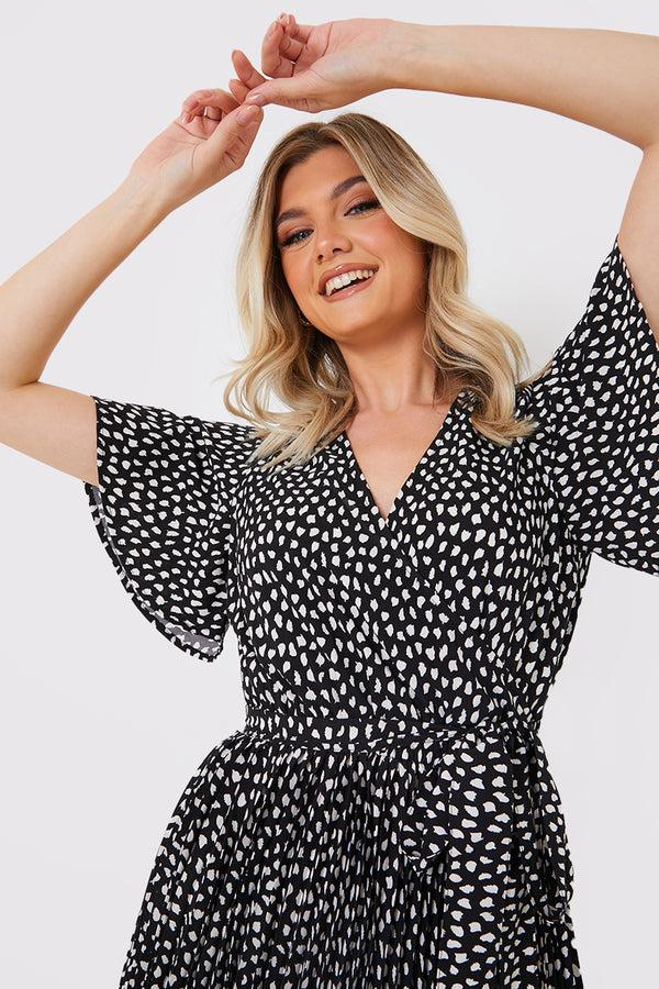 In The Style In The Style Spot Pleated Midi Dress Black