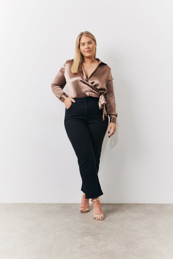 in the style In The Style Straight Leg High Rise Ankle Grazer Jeans Black