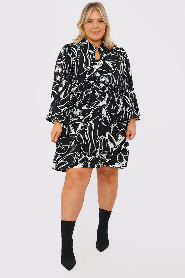 In The Style In The Style Teardrop Collar Mini Dress With Belt Black