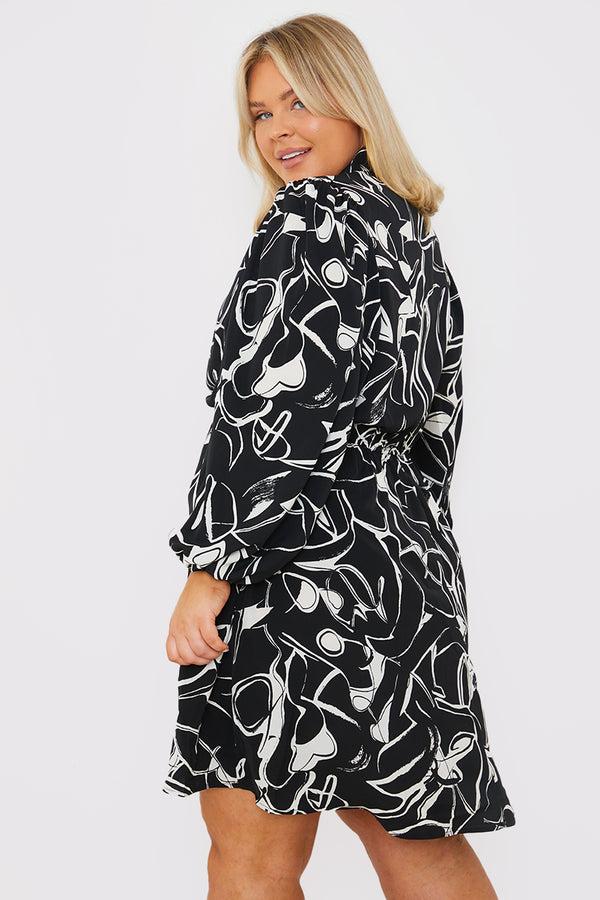 In The Style In The Style Teardrop Collar Mini Dress With Belt Black