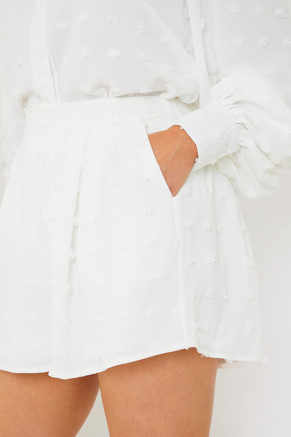 In The Style In The Style Textured Dobby Detail Co-ord Shorts White