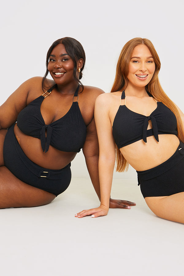 In The Style In The Style Textured Gold Bar Detail Halter Neck Bikini Top Black