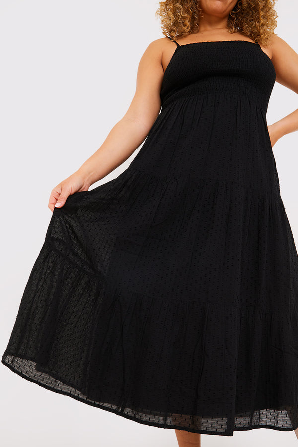 In The Style In The Style Textured Shirred Midaxi Dress Black