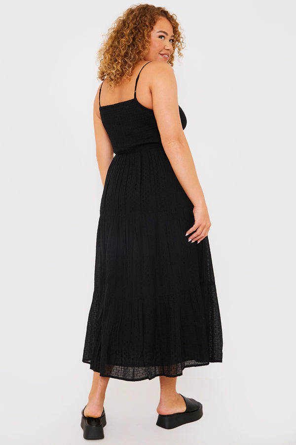 In The Style In The Style Textured Shirred Midaxi Dress Black