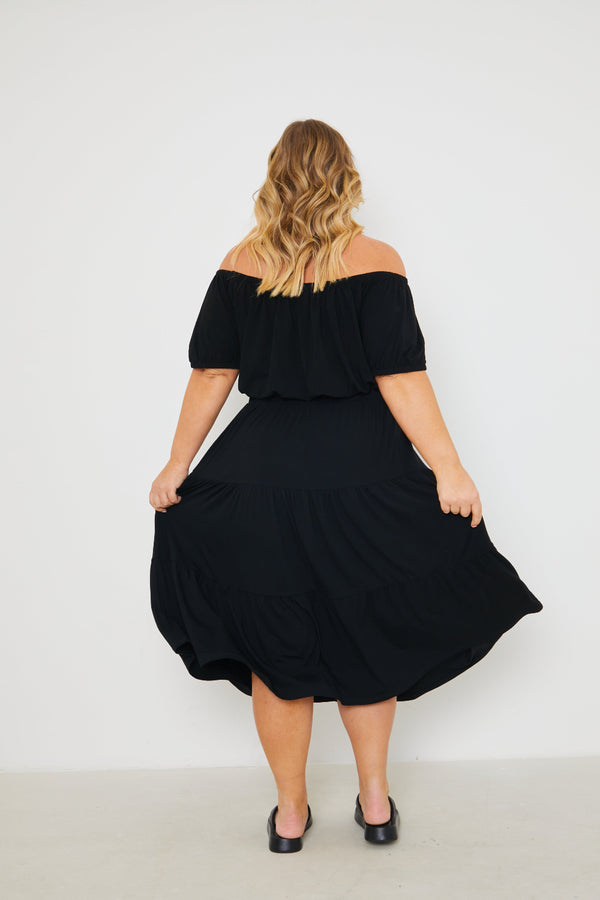 In The Style In The Style Tiered Maxi Skirt In Jersey Black