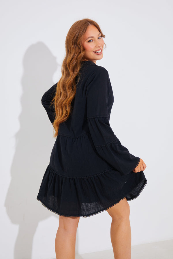 In The Style In The Style Trim Detail Tiered Long Sleeve Smock Dress Black
