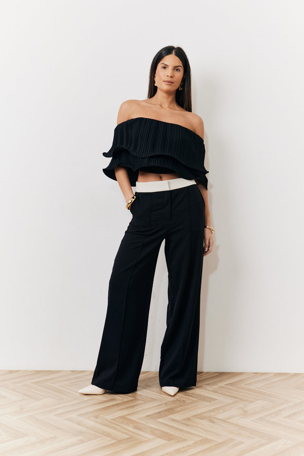 In The Style In The Style Ultimate Ruffle Bandeau Top Black