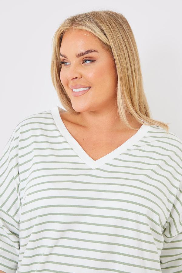 In The Style In The Style V Neck Oversized T-Shirt Green