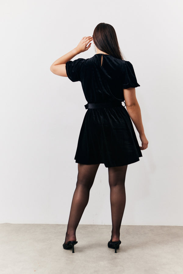In The Style In The Style Velvet Embellished Belt Mini Dress Black