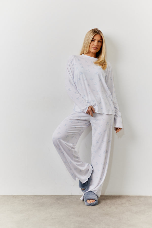 in the style In The Style White Bow Print Long Sleeve Top and Trouser PJ Set White
