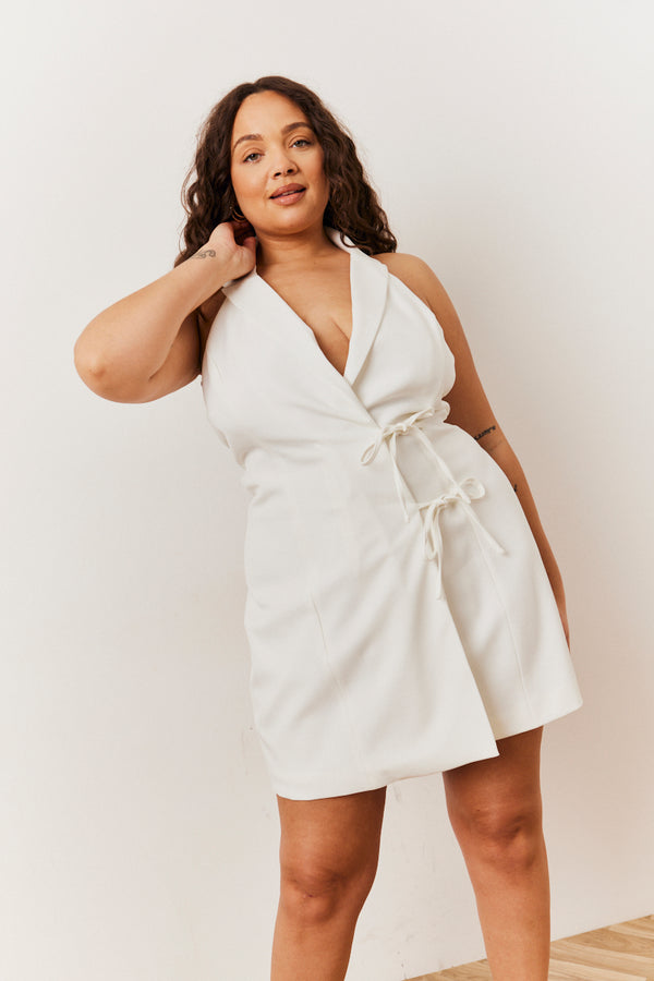 In The Style In The Style White Tailored Halterneck Mini Dress With Bow Detail White