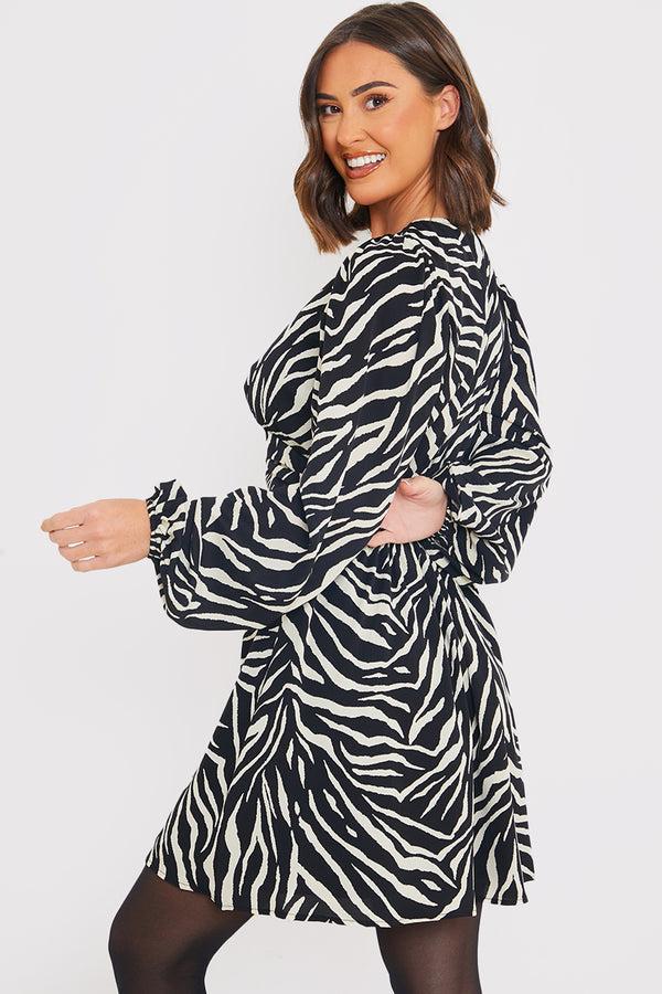 In The Style In The Style Zebra Woven Mini Dress Black